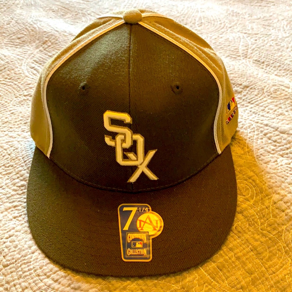 For sale A Cooperstown classic Chicago White Sox fitted cap😎